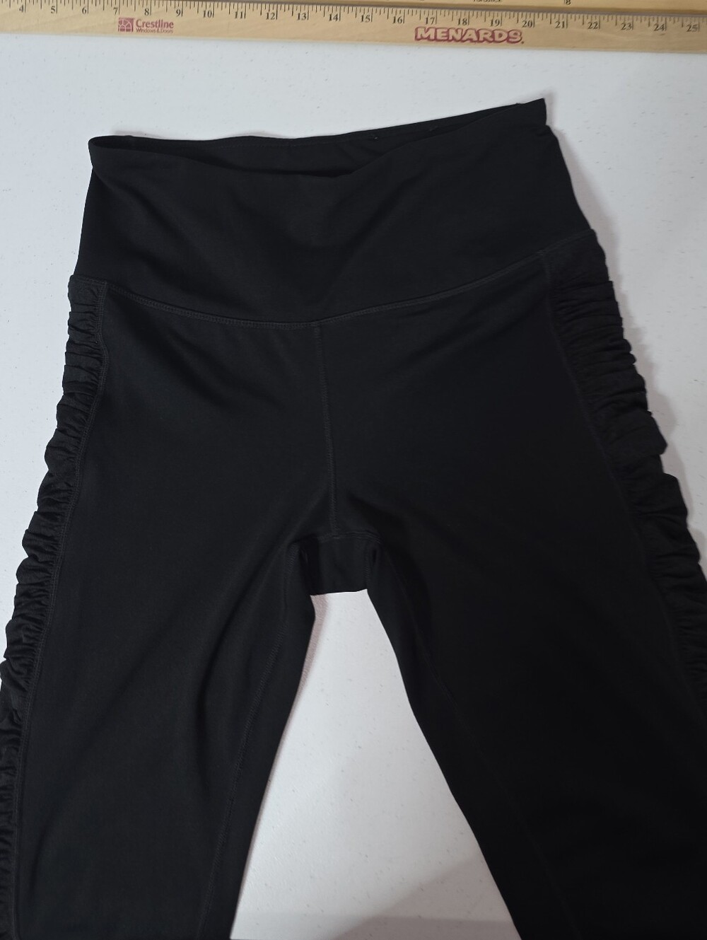 GAIAM Black High-Waist Ruched Side Capri Leggings Yoga Fitness Size M